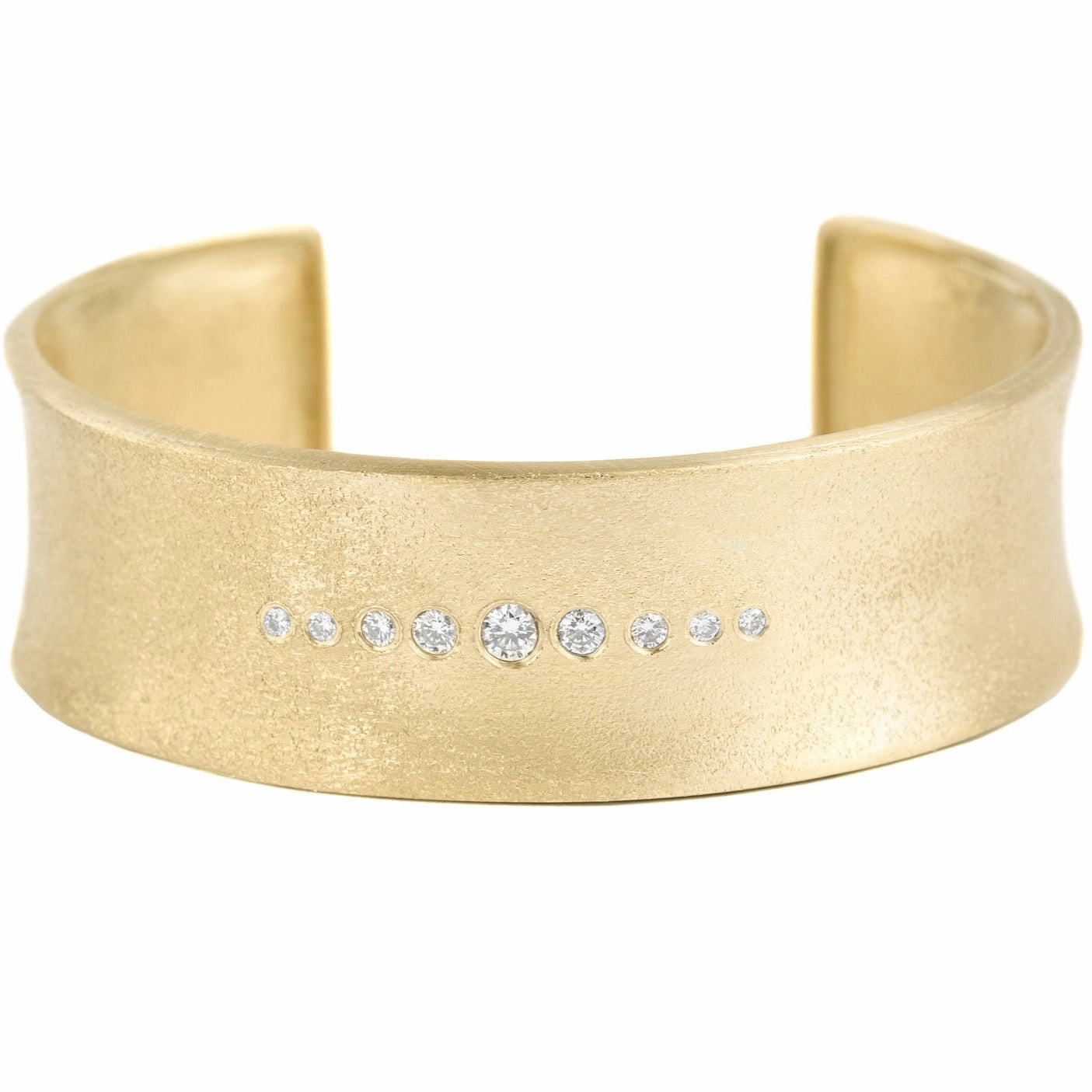 18k Horizon Cuff Charming Detail Bold Statement