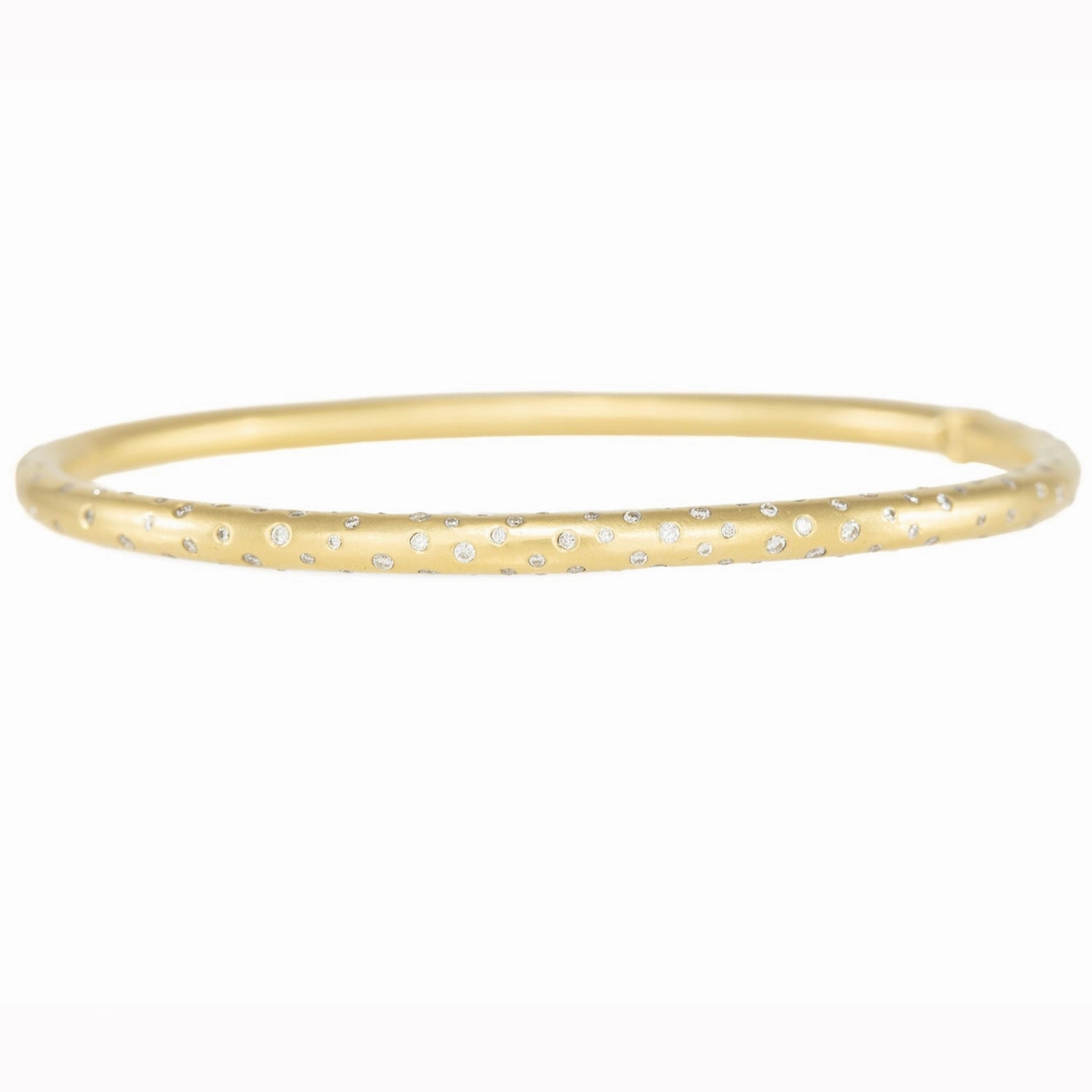 Simple Look Layer mood 18ky Gold KMJ Timeless Hinged Bangle (Flooded Diamonds) - 18ky   VS Diamonds