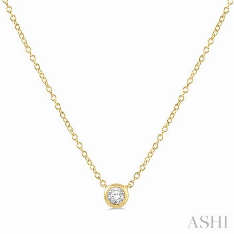 Modern Event Petite Gift 1/10 Ctw Bezel Round Cut Diamond Petite Fashion Pendant With Chain in 10K Yellow Gold
