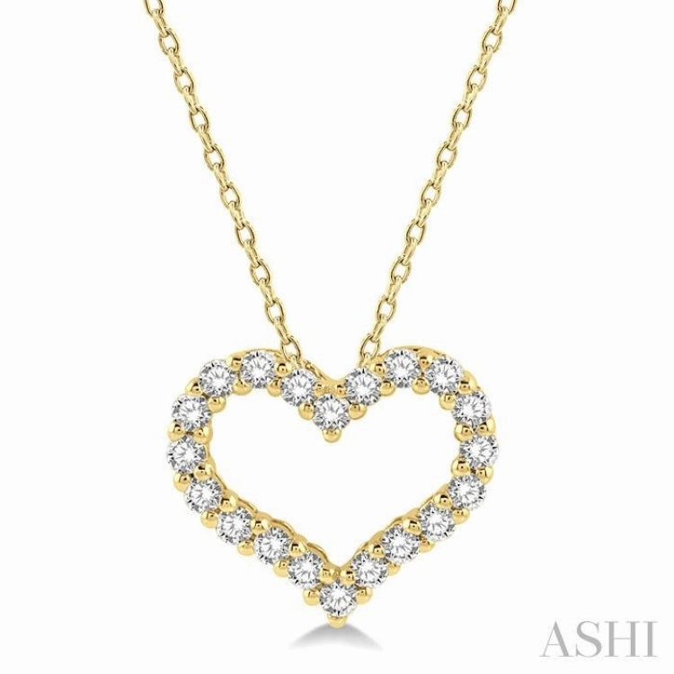 1/4 Ctw Heart Shape Round Cut Diamond Pendant With Chain in 14K Yellow Gold Night Out Piece