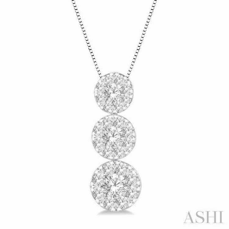 1/4 Ctw Lovebright 3 stone Essential Round Cut Diamond Pendant with Chain in 14K White Gold Office Outfit Summer Essential