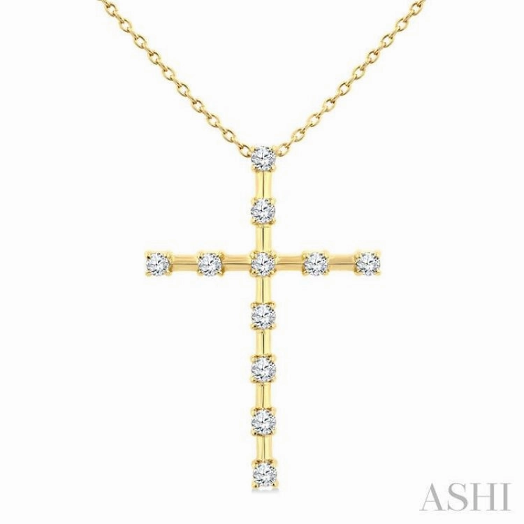 Custom Style Urban Teen 1/4 Ctw Round Cut Diamond Cross Pendant With Chain in 10K Yellow Gold