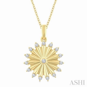 Retro Detail Contemporary Look 1/5 Ctw Round Cut Diamond Circle Fluted Fashion Pendant With Chain in 10K Yellow Gold