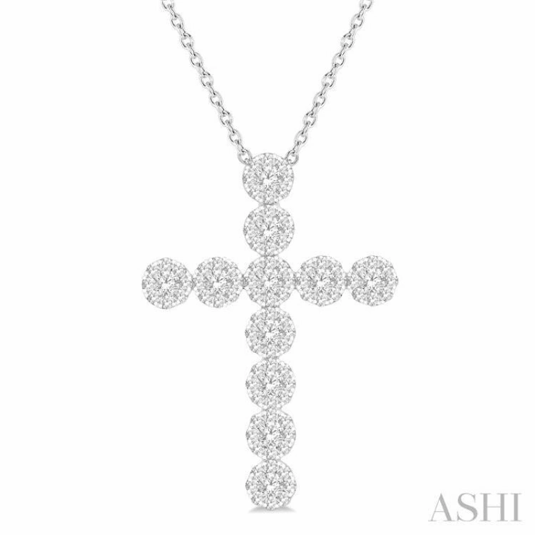 2 Ctw Lovebright Round Cut Diamond Cross Pendant in 14K White Gold with chain Trend Detail
