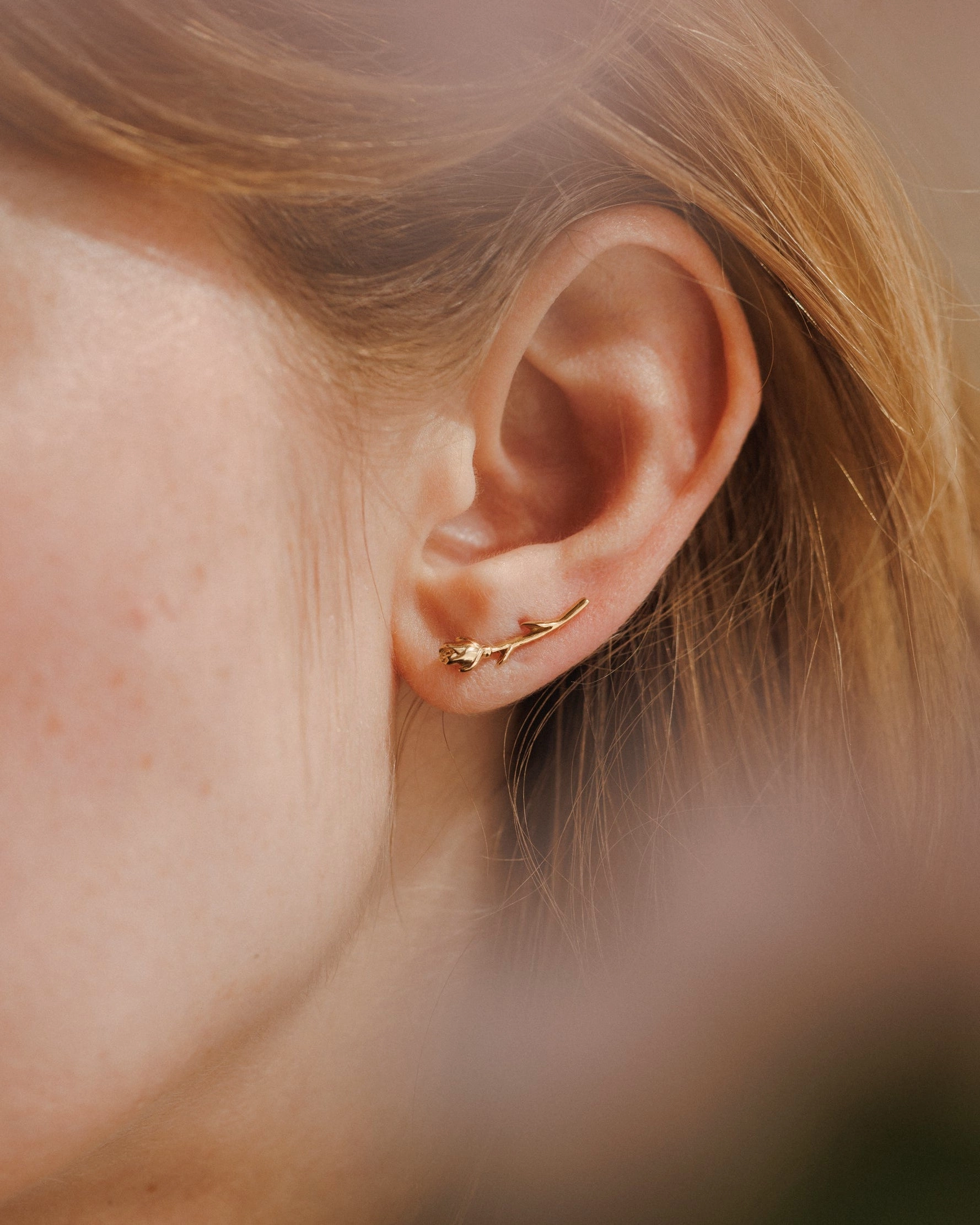 Sparkling Trinket Rose Ear Climber