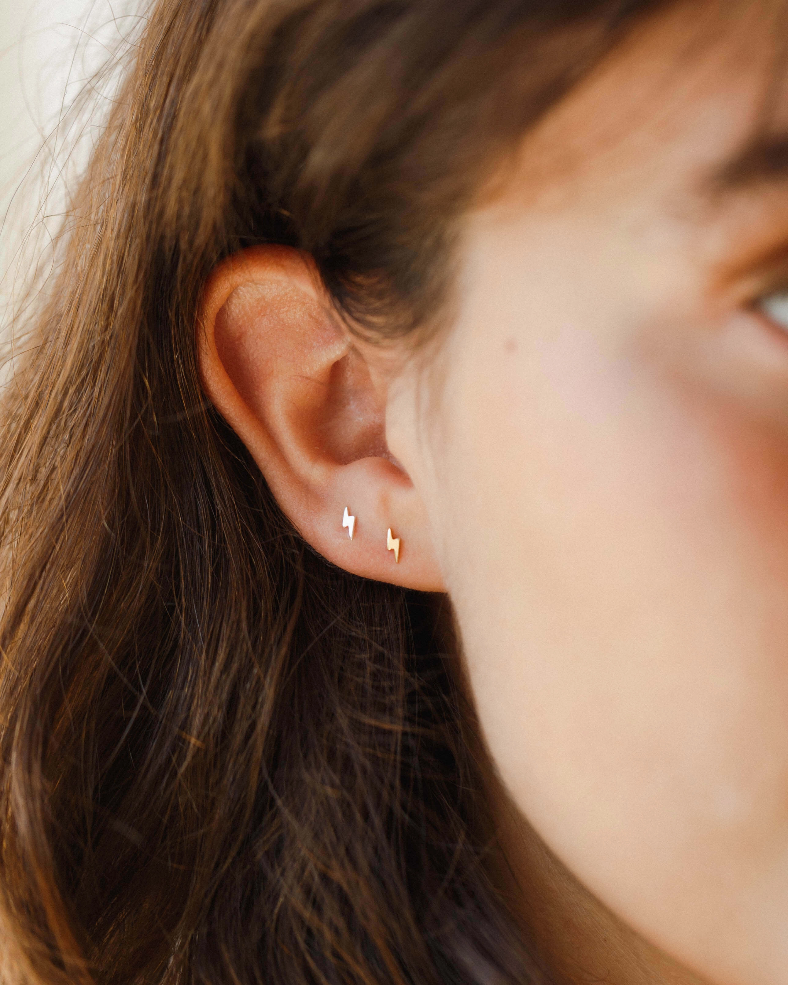 Sparkling Element Refined Piece High Voltage Studs