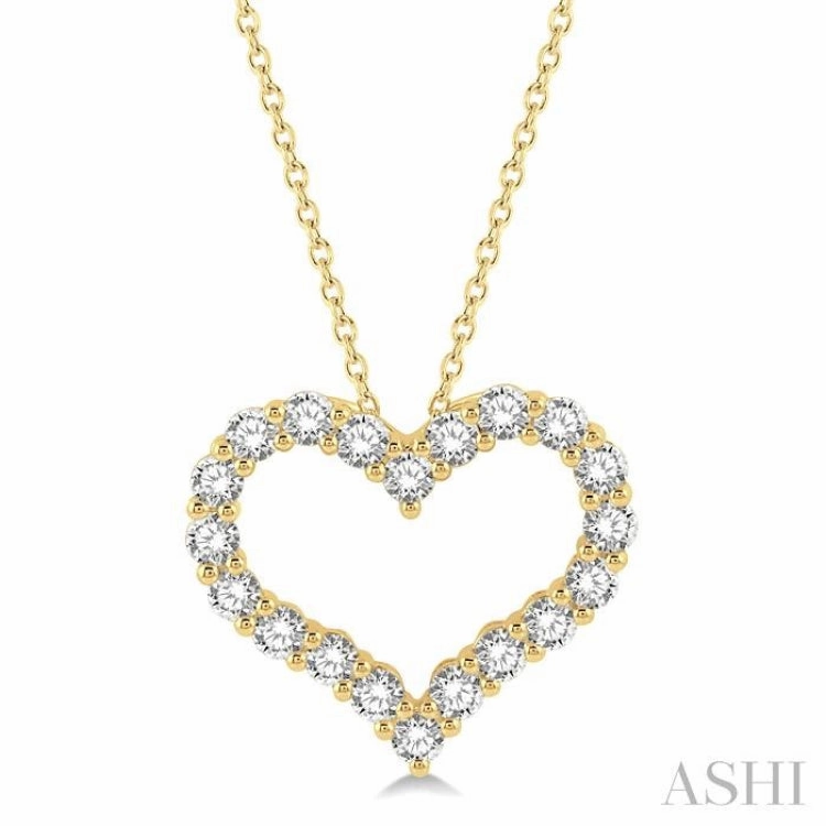 1 1/2 Ctw Heart Shape Round Cut Diamond Pendant With Chain in 14K Yellow Gold Exquisite Accessory