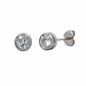 Bezel set diamond stud earrings Modern Vibe