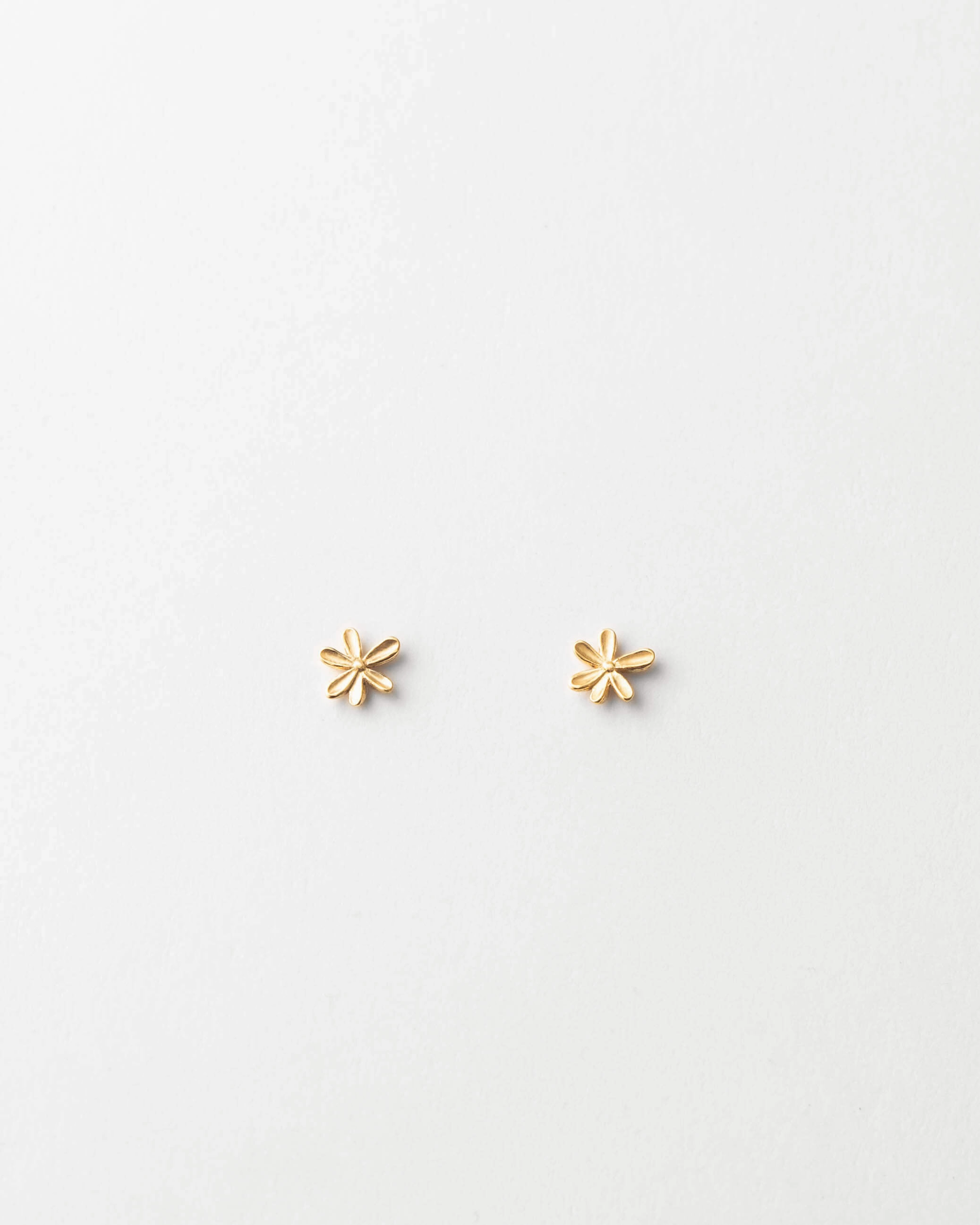 Blossom Studs Grand Accent Geometric Item