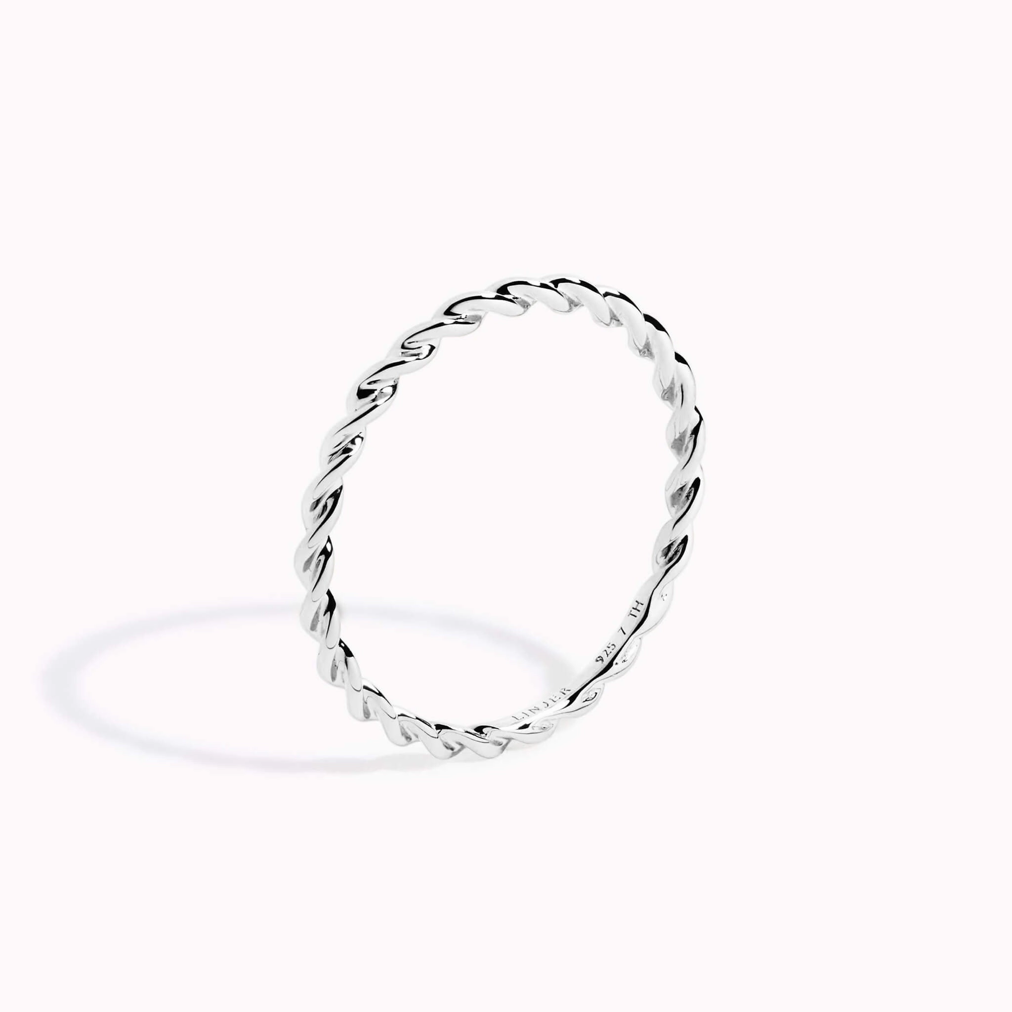 Chic Element Twist Ring Silver - Dagmar