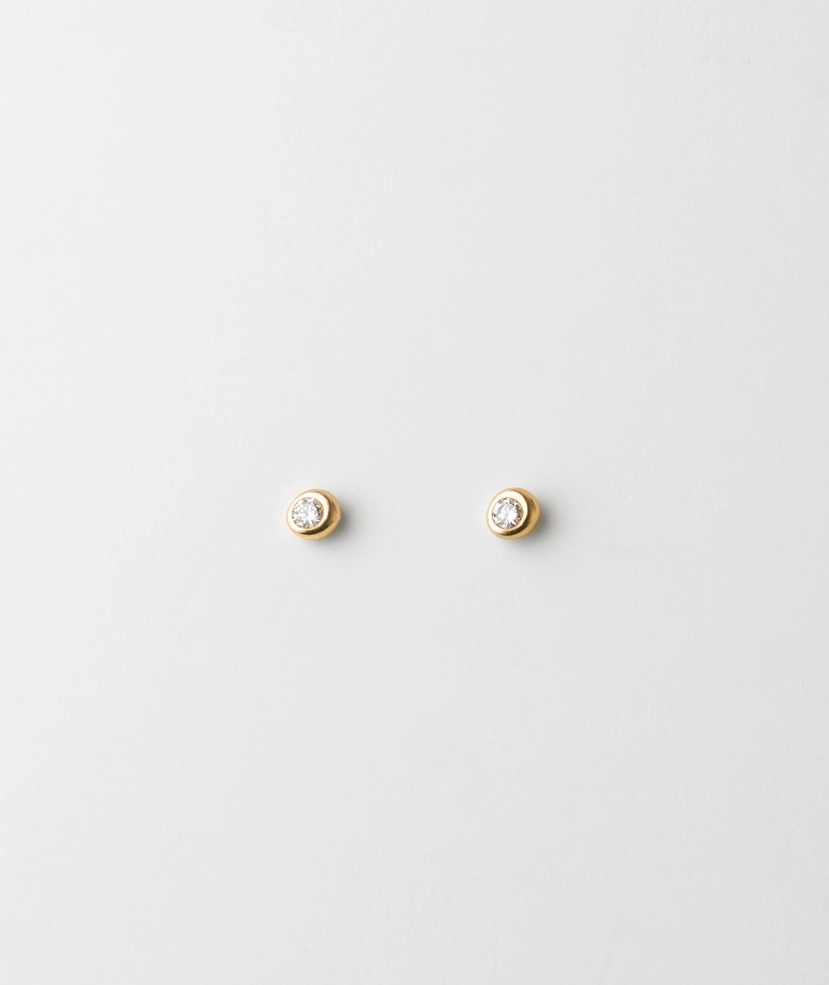 Gaia Diamond Solitaire Studs Radiant Detail