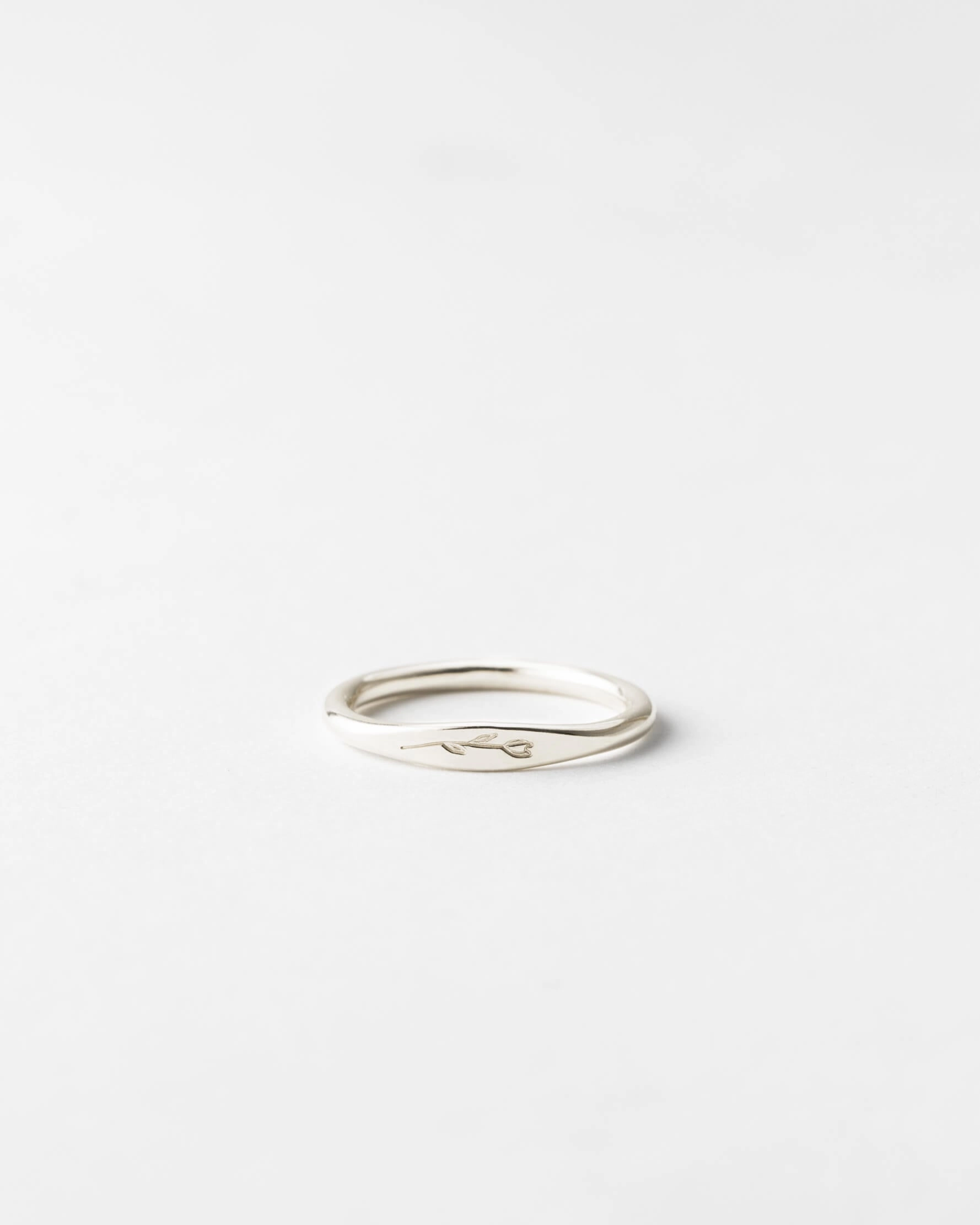 Fine Style Quality Design Floral Slim Signet