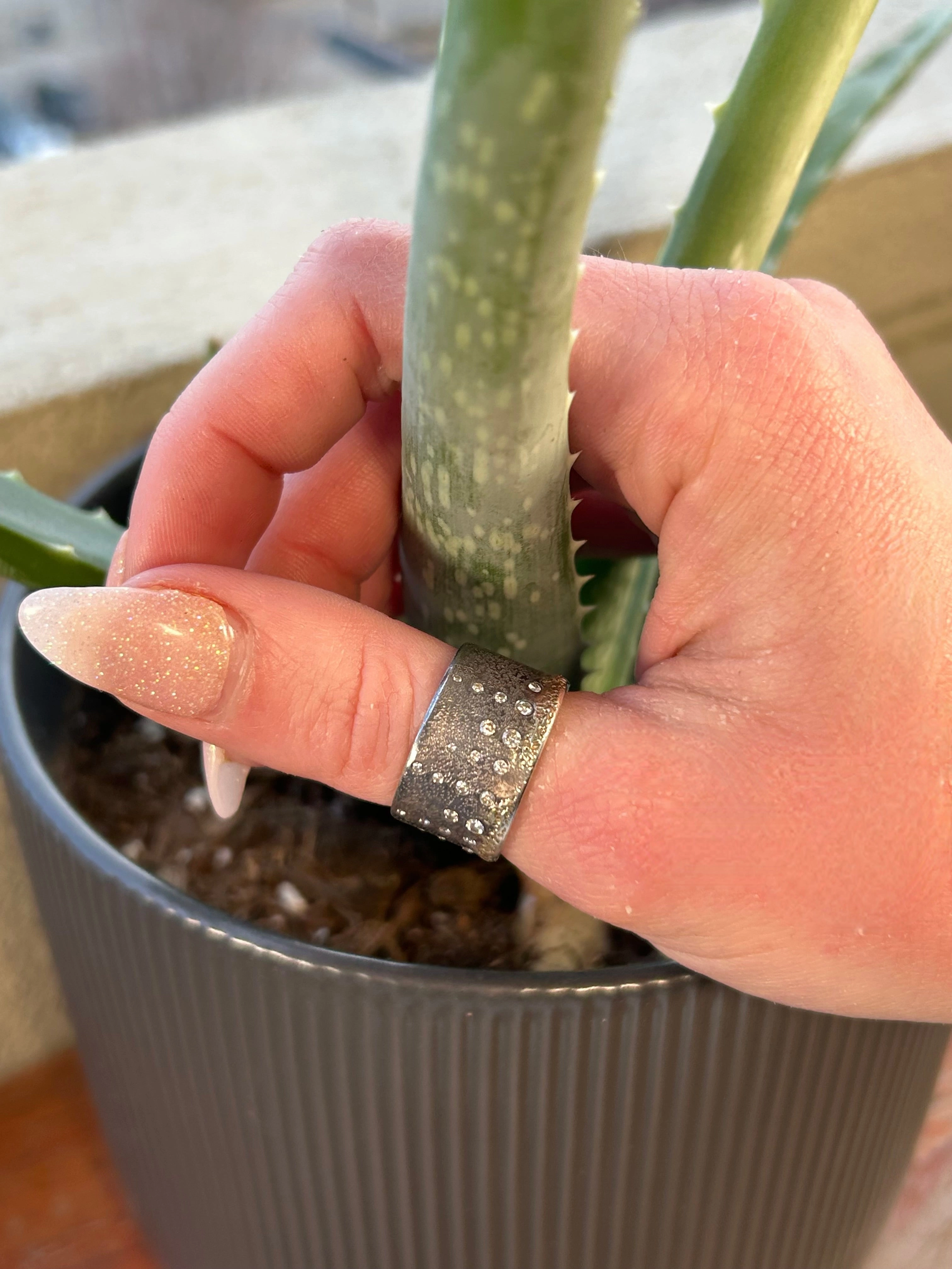 City Lights Band (Diamonds Half Way Around ) - 22ky, Oxidized Silver   VS Diamonds Stylish Craft Modern Aesthetic