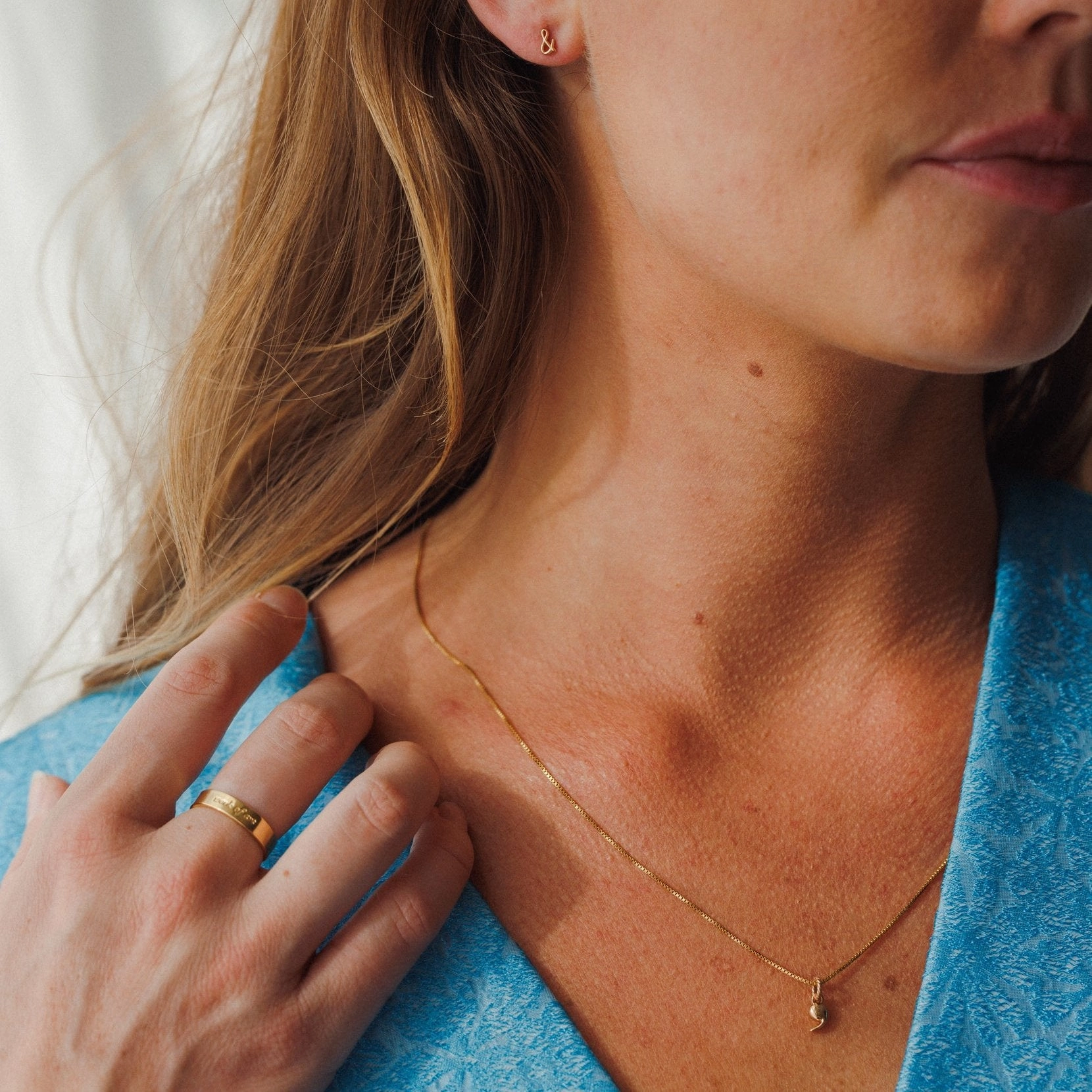 Comma Charm Signature Detail Attractive Piece