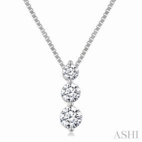 Heavy Jewelry Elegant Accent 1/3 Ctw Round Cut Diamond Three-Stone Snowman Pendant With Chain in 14K White Gold