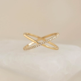 Strong Embellishment Contemporary Token Criss Cross Half Eternity Diamond Ring - Nuria