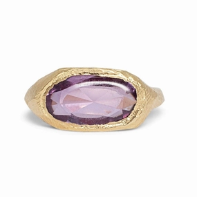 Signet Ring in Burgundy Sapphire - 18k Gold, size 7.25 Artistic Detail Bridal Accessory