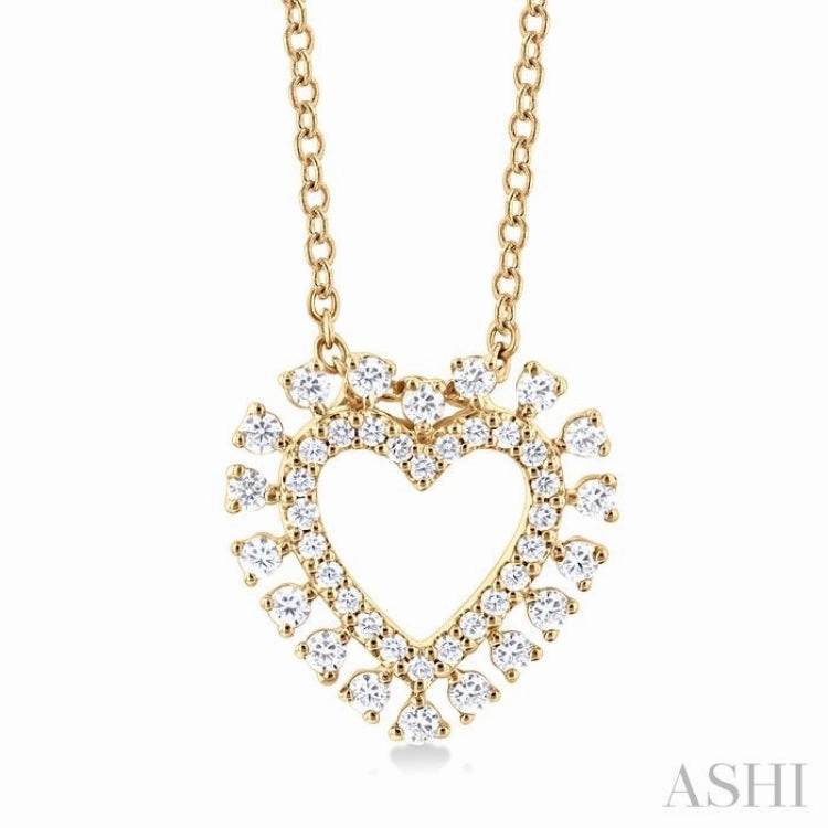 Travel Present 1/4 Ctw Heart Round Cut Diamond Fashion Pendant With Chain in 10K Yellow Gold