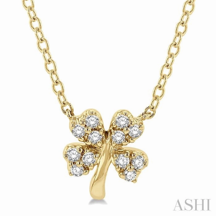 Temporary Adornment Chic Appeal 1/10 Ctw Four-Leaf Clover Round Cut Diamond Petite Fashion Pendant With Chain in 14K Yellow Gold
