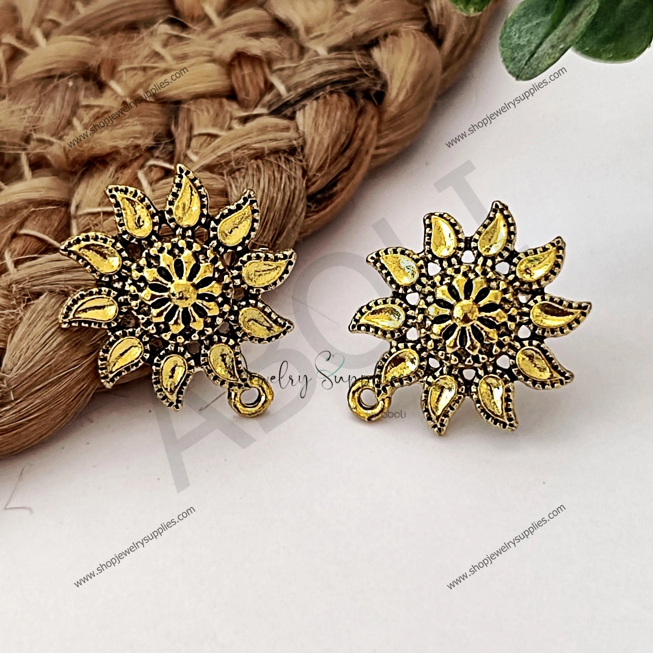 Industrial Adornment Dainty Embellishment Golden stud earrings components metal earrings findings ESG91