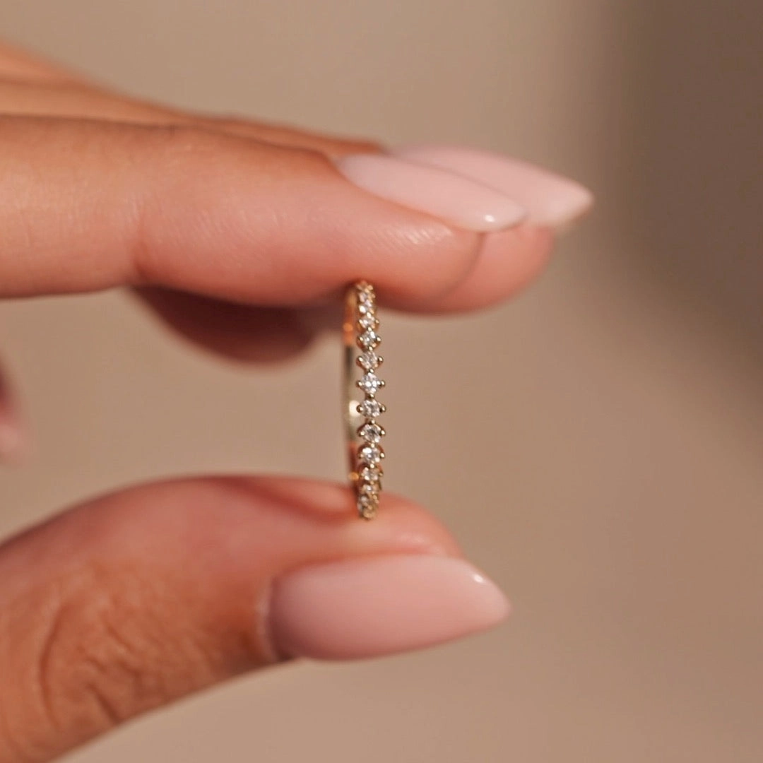 Graduated Diamond Ring 14k Gold - Ophelia Traditional Emblem