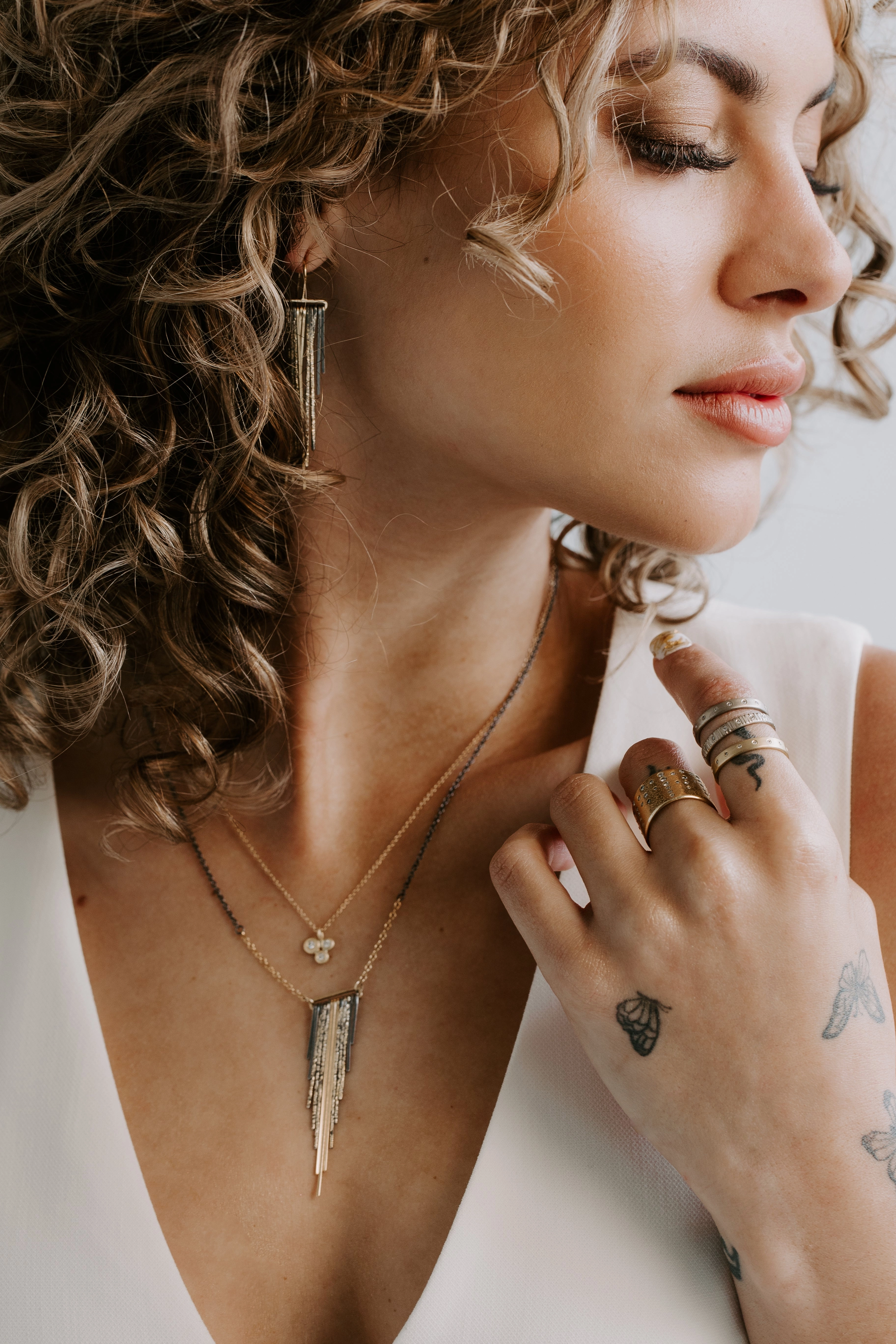 Diamond Party Band - 18ky Gold   Reclaimed Diamonds Gleaming Detail