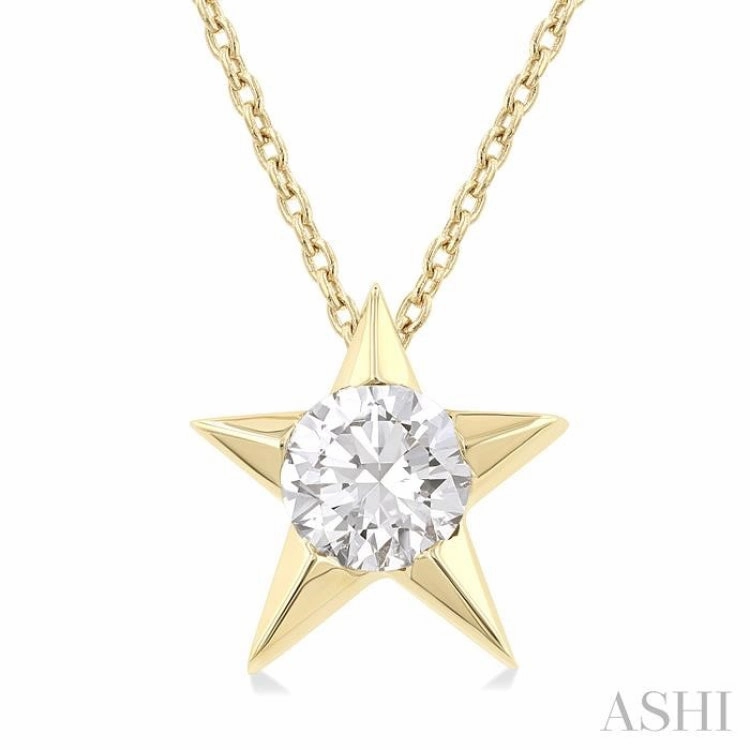 Cool Highlight Fresh Detail 1/2 Ctw Star Round Cut Diamond Fashion Pendant With Chain in 14K Yellow Gold