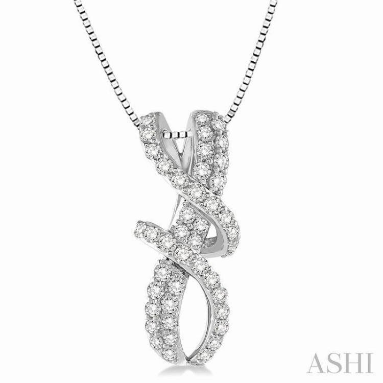 1/2 Ctw Round Cut Diamond Pendant in 14K White Gold with Chain Work Present Stunning Ornament