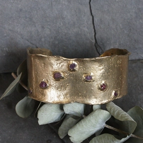 Eos Cuff - Ruby   Brass Classic Craftwork Glam Day