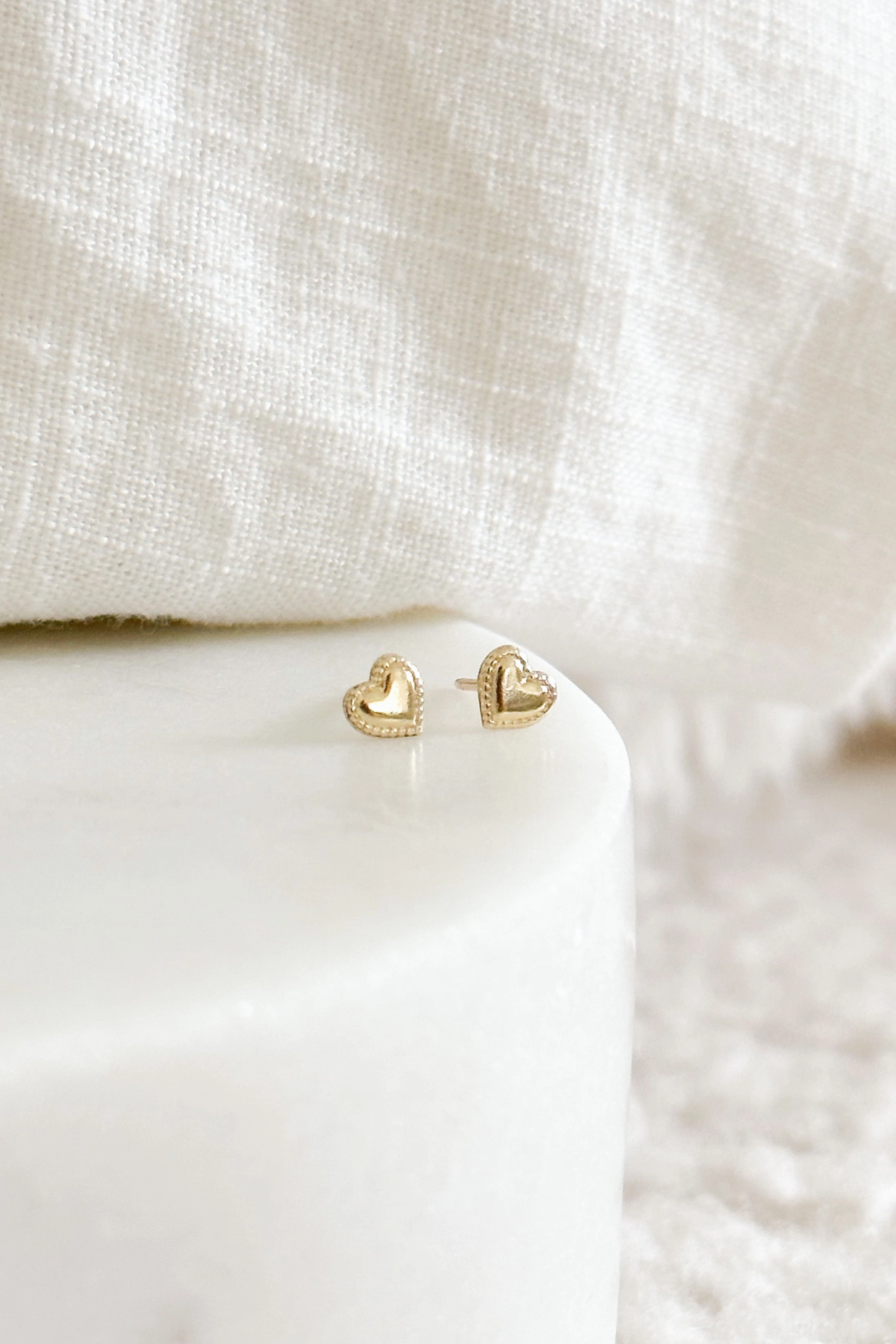 Contemporary Feature Eternity Studs