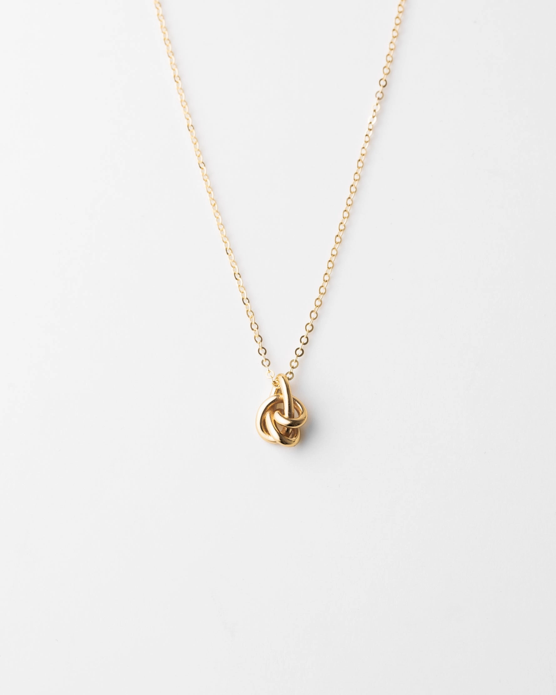 great design Graceful Ornament Eternal Knot Necklace