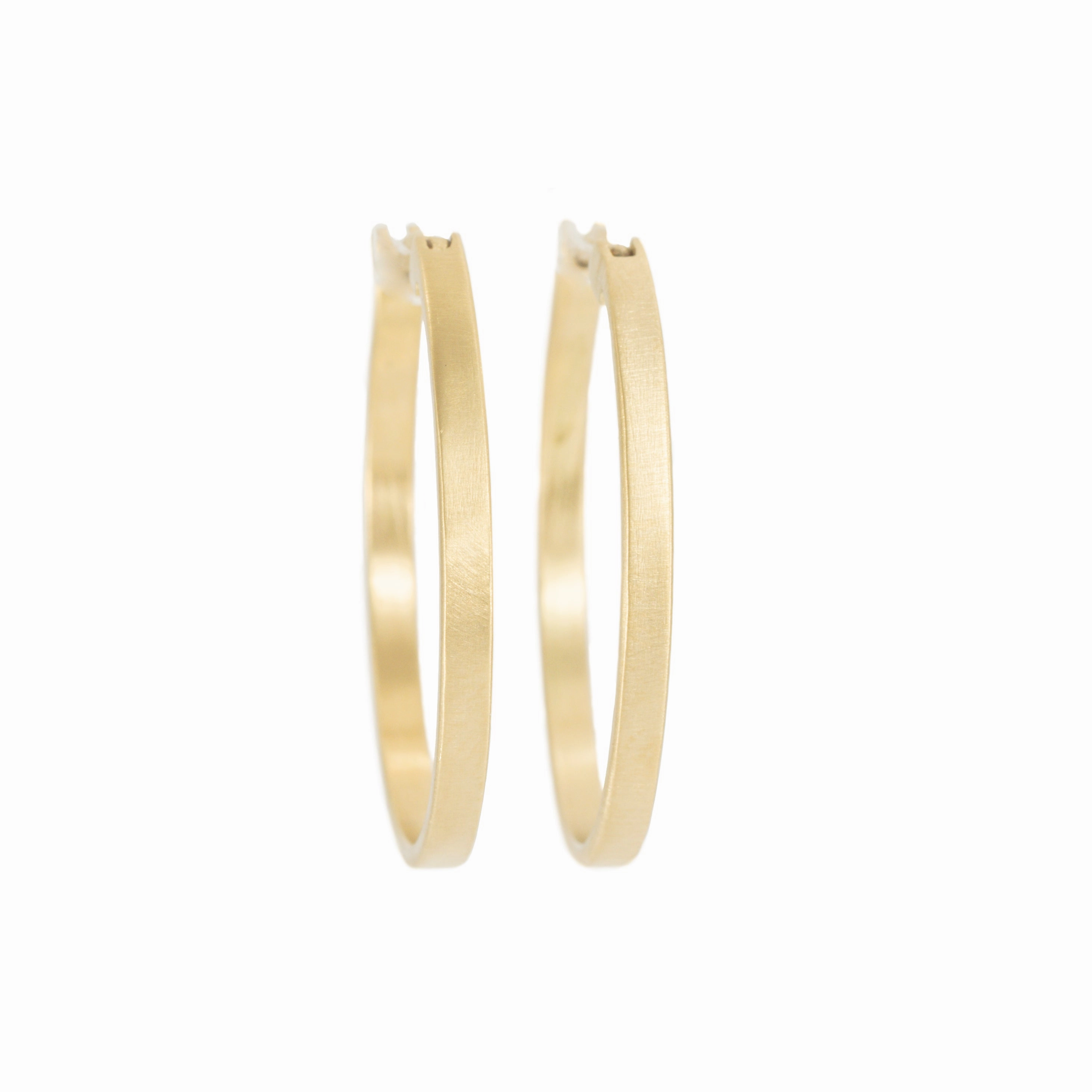 Fav Gold Hoops - 18ky Gold   VS Diamonds Enchanted Look Winter Mood