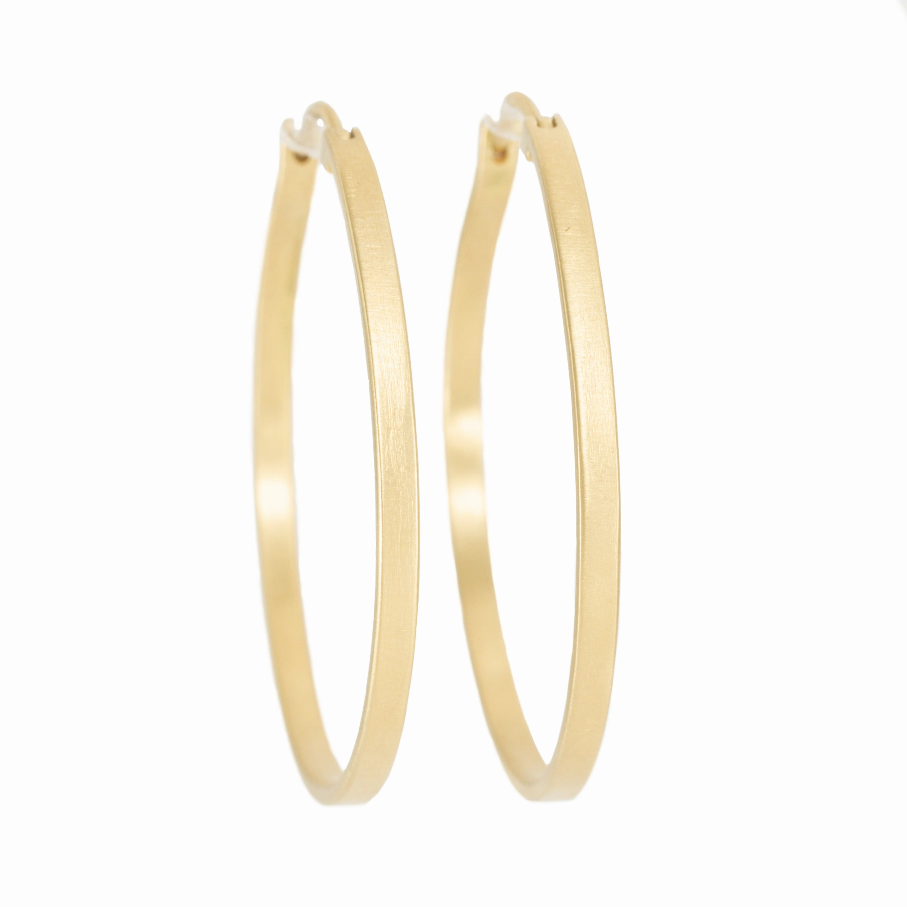 Comfort Style Shiny look Fav Gold Hoops - 18ky Gold   VS Diamonds