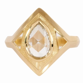 Luxury Style Bright Finish Monroe Ring - 18k Gold   Diamond