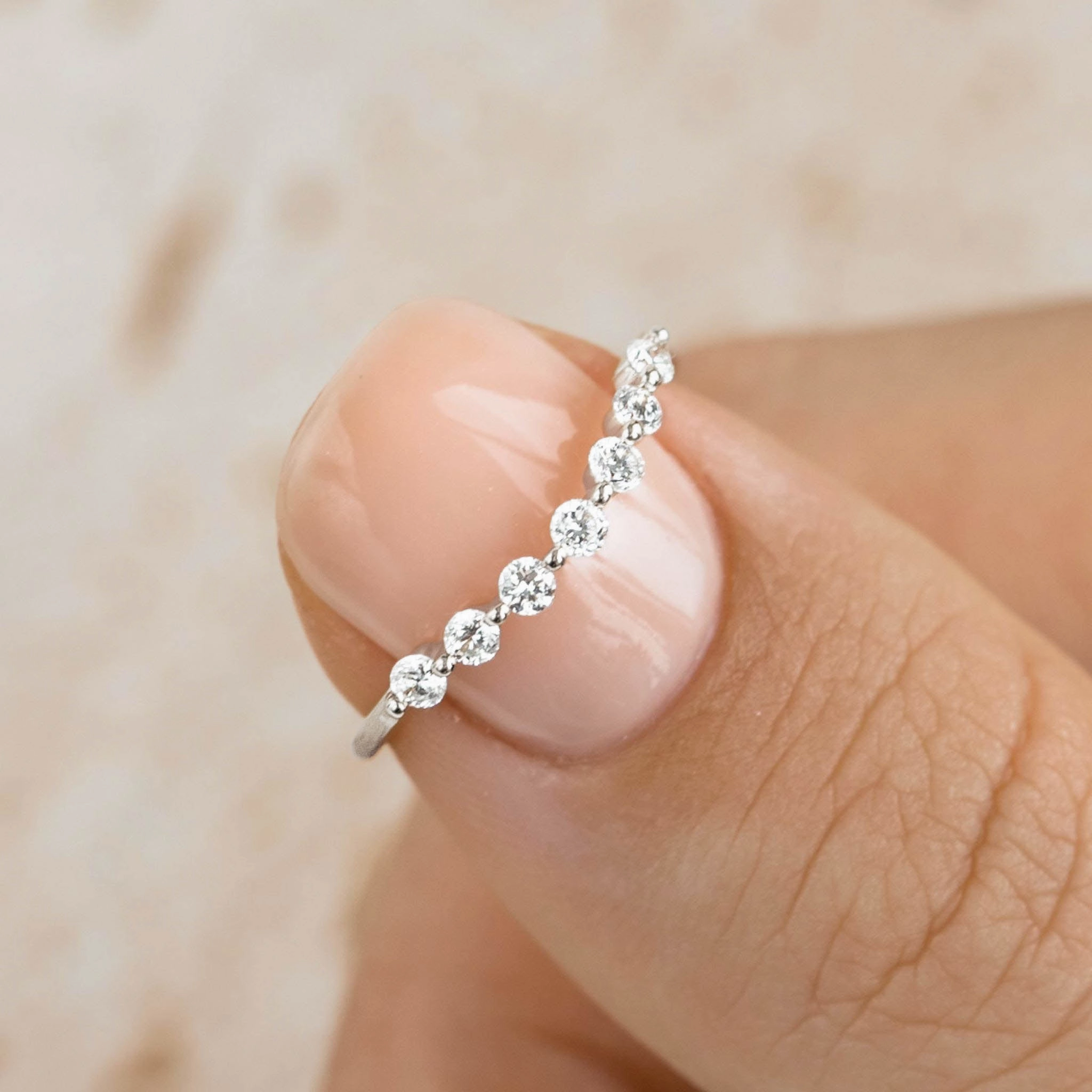 Strong Piece Fashionable Adornment Curved Diamond Ring White Gold - Isla