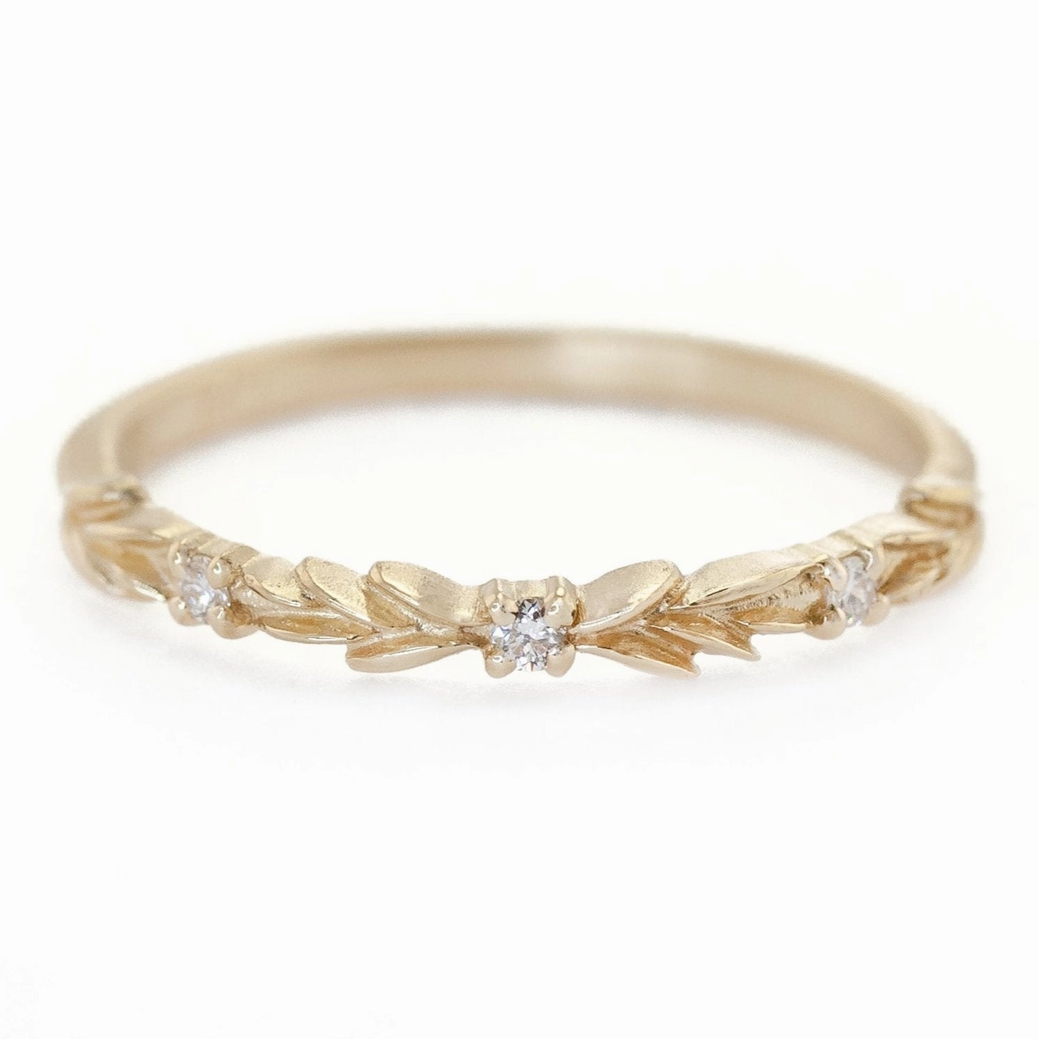 Fashion Gift Laurel Wreath Topper Band - l8k Gold   Diamonds (.04tcw)