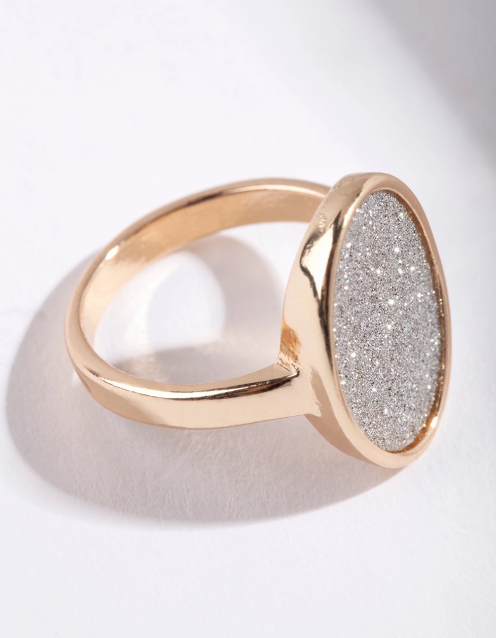 Alluring piece Luxury Form Gold Oval Glitter Paper Ring