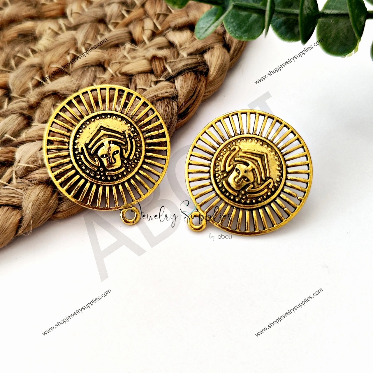 Fashionable Detail Unique Embellishment Golden stud earrings components metal earrings findings ESG97