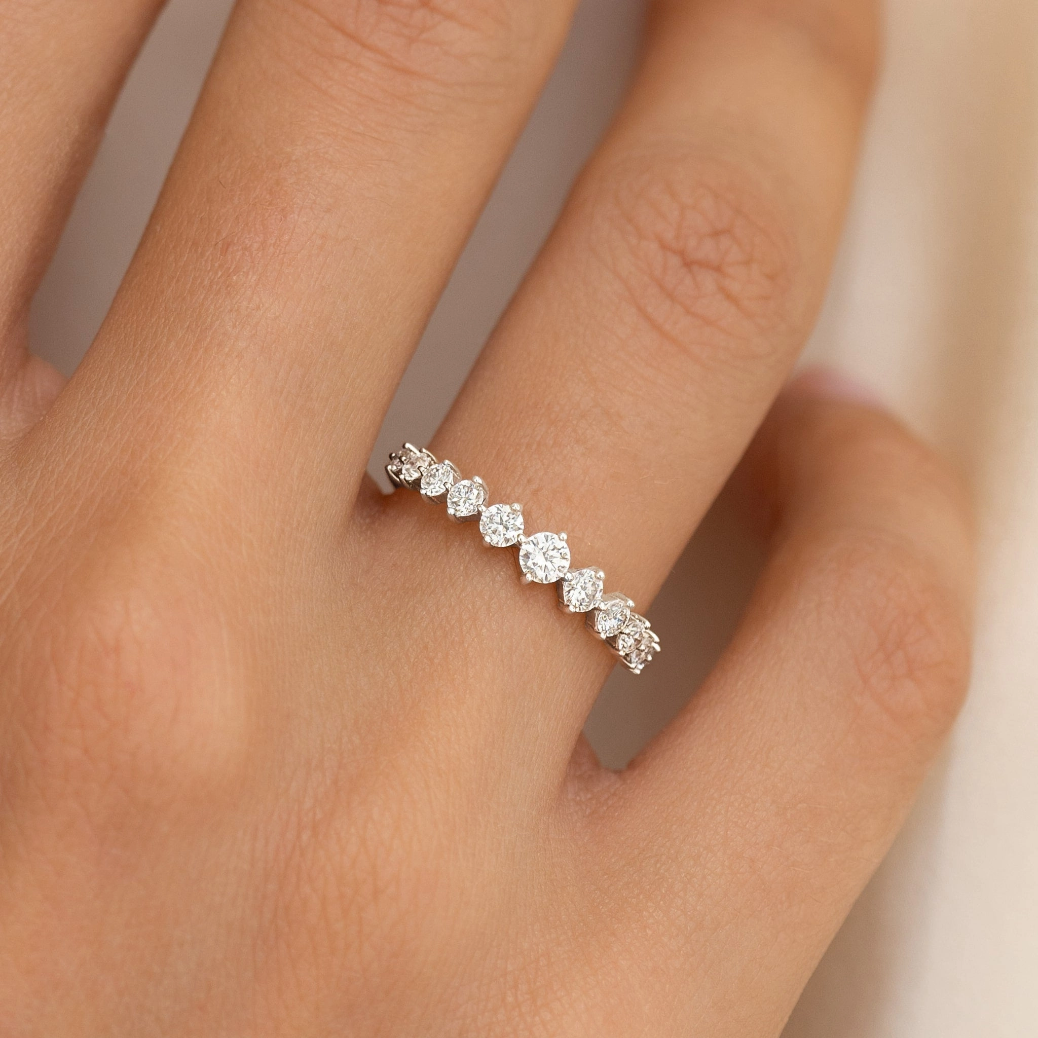 Graduated Diamond Ring White Gold - Giselle Flirty Accent