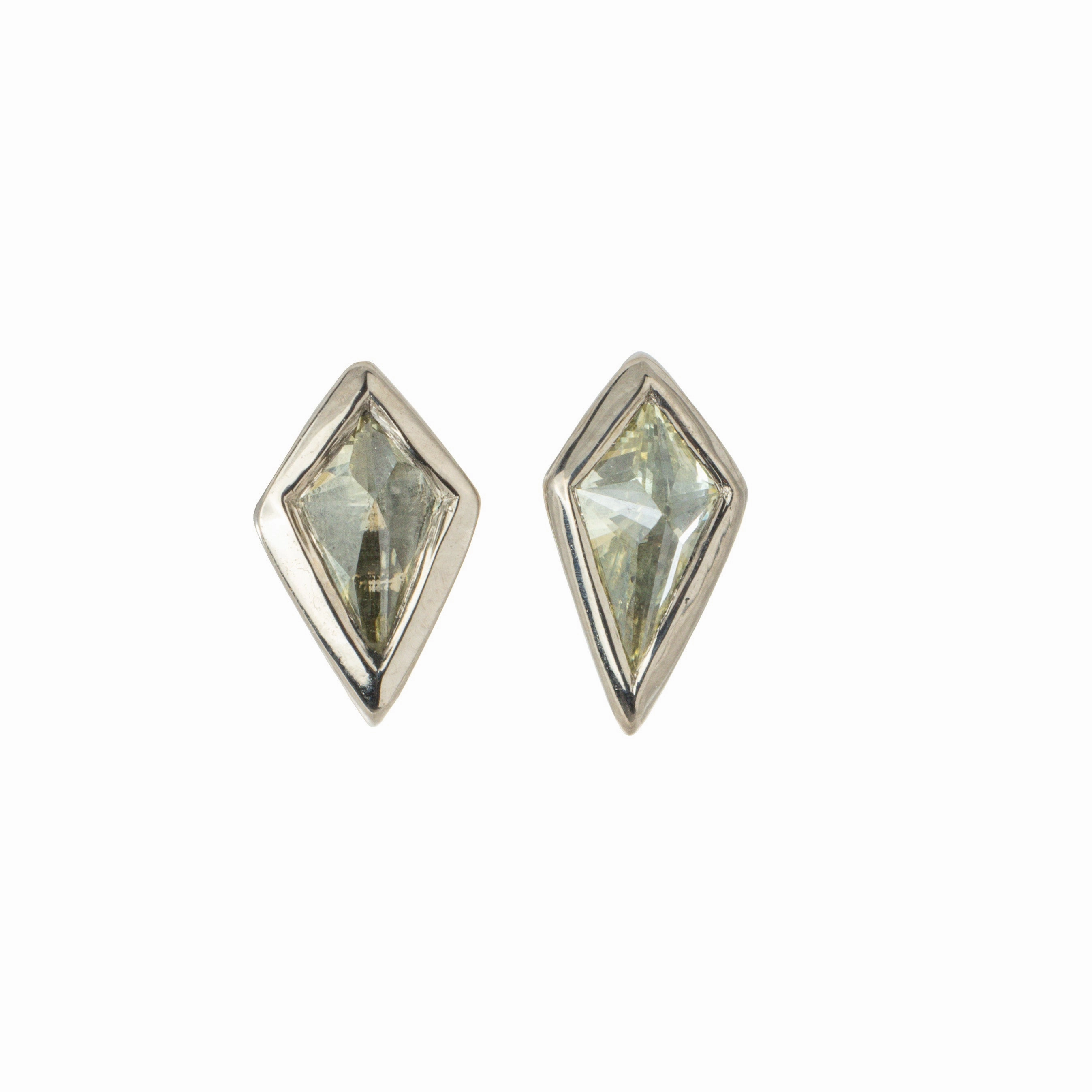 Chic Detail Finest Highlight Green Kite Diamond Studs - 18kpw, .395 ctw