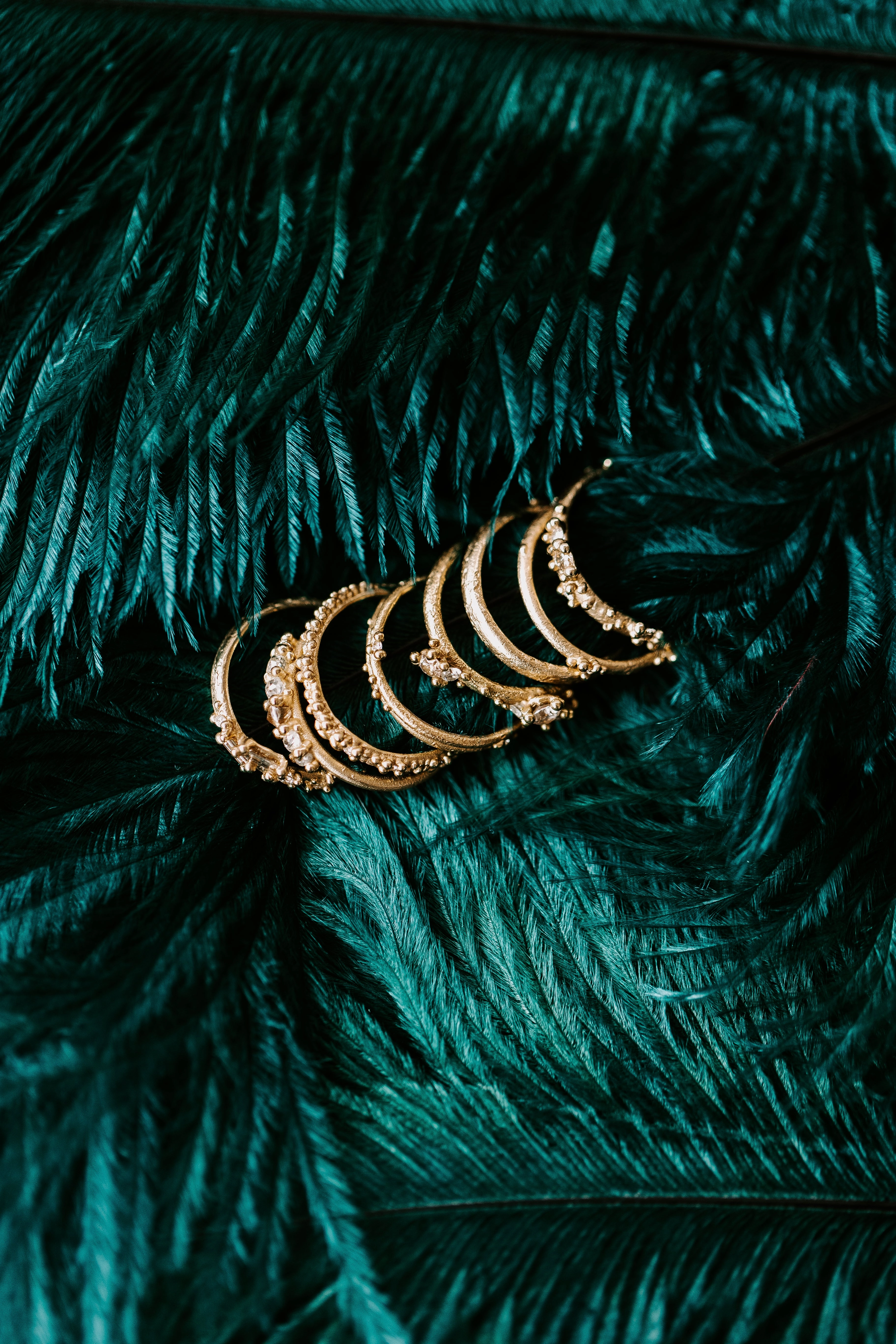 Seasonal accessory Glistening Gem Textured Half Round Wedding Band In Yellow Gold With A Diamond