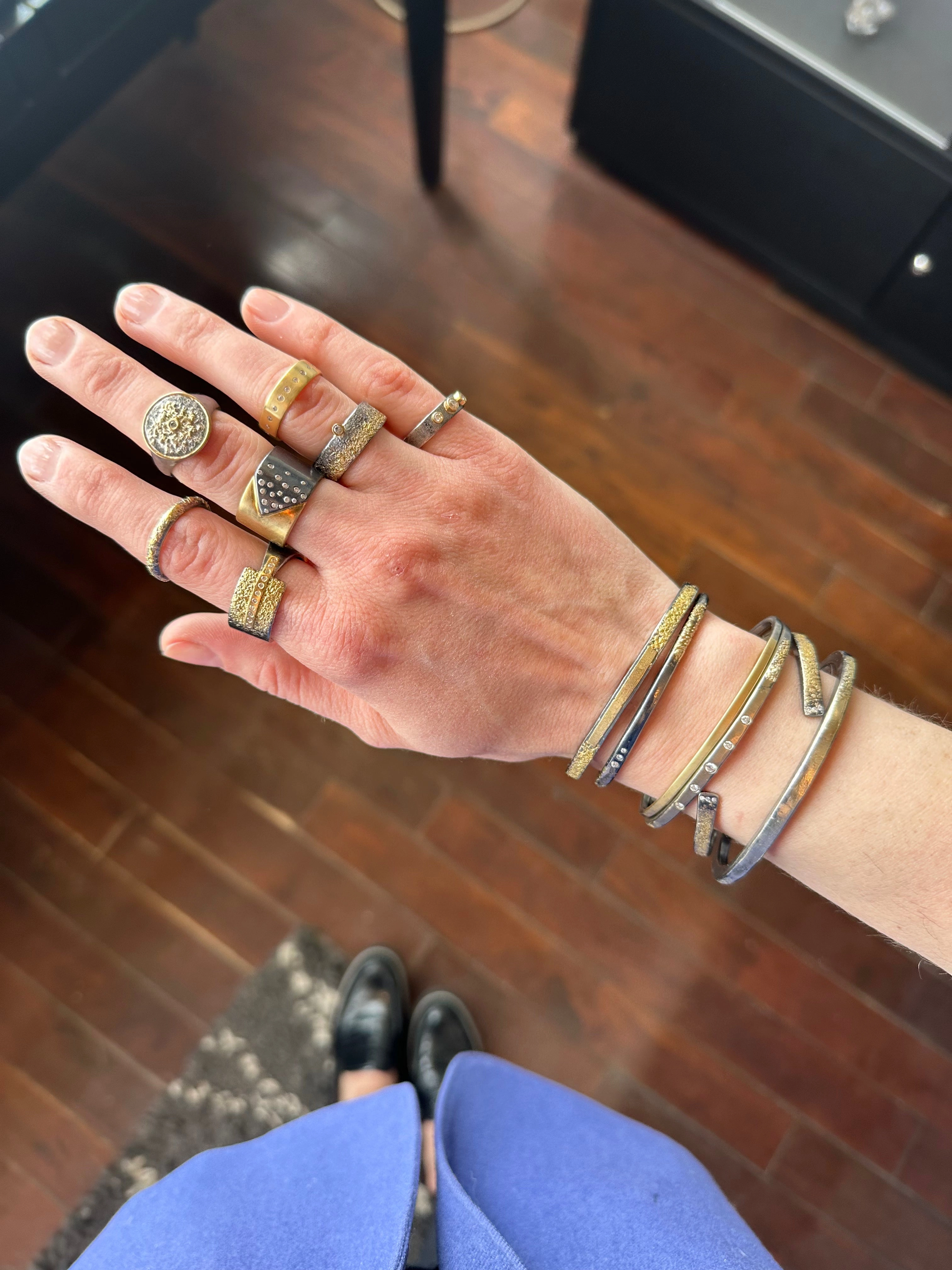 Holiday Ready Handcrafted Treasures Illuminated Contrast Band