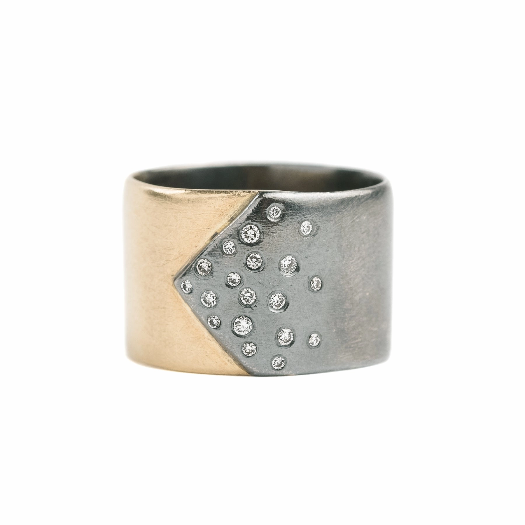 Illuminated Contrast Band Statement Style Luxury Edge