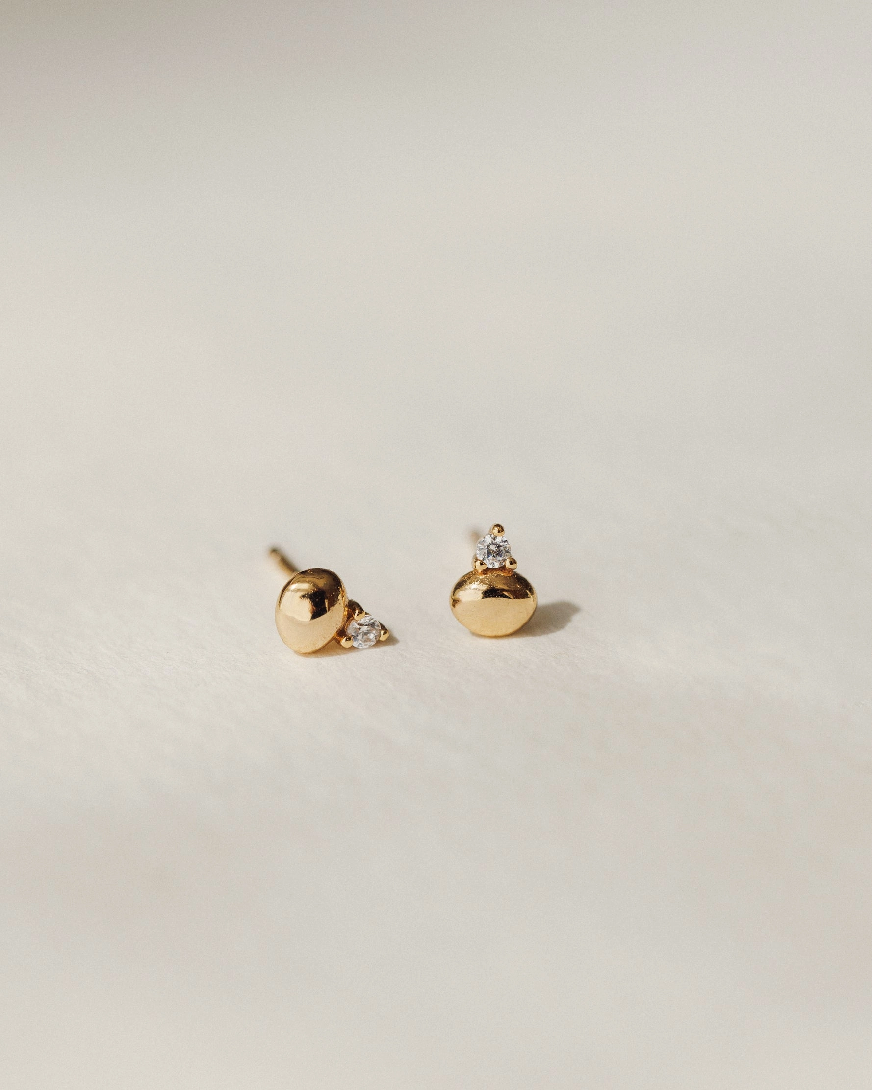 Vibrant Jewelry Gleaming Pebble Studs