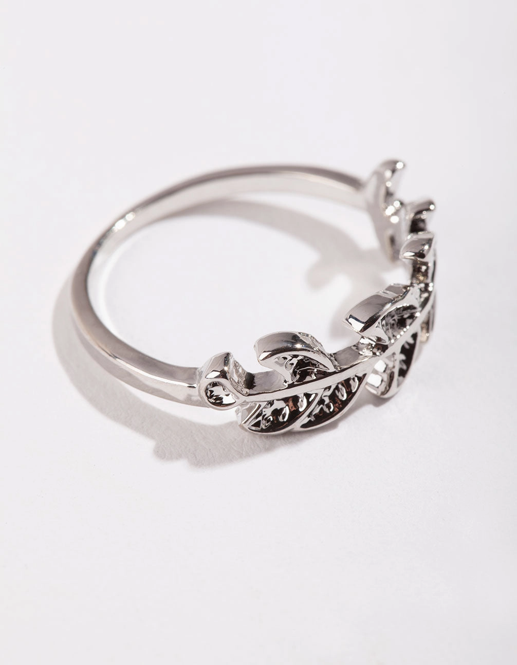 Lush Touch Silver Leaf Band Ring
