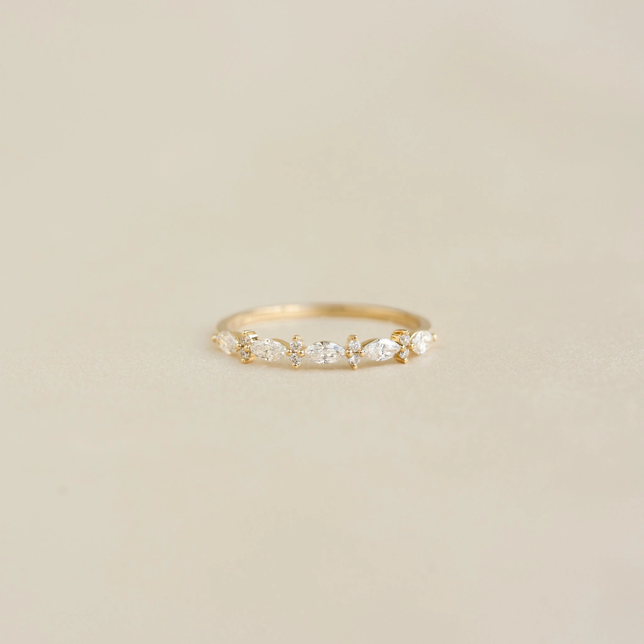 Sparkling Object Marquise and Round Diamond Ring - Aurelia