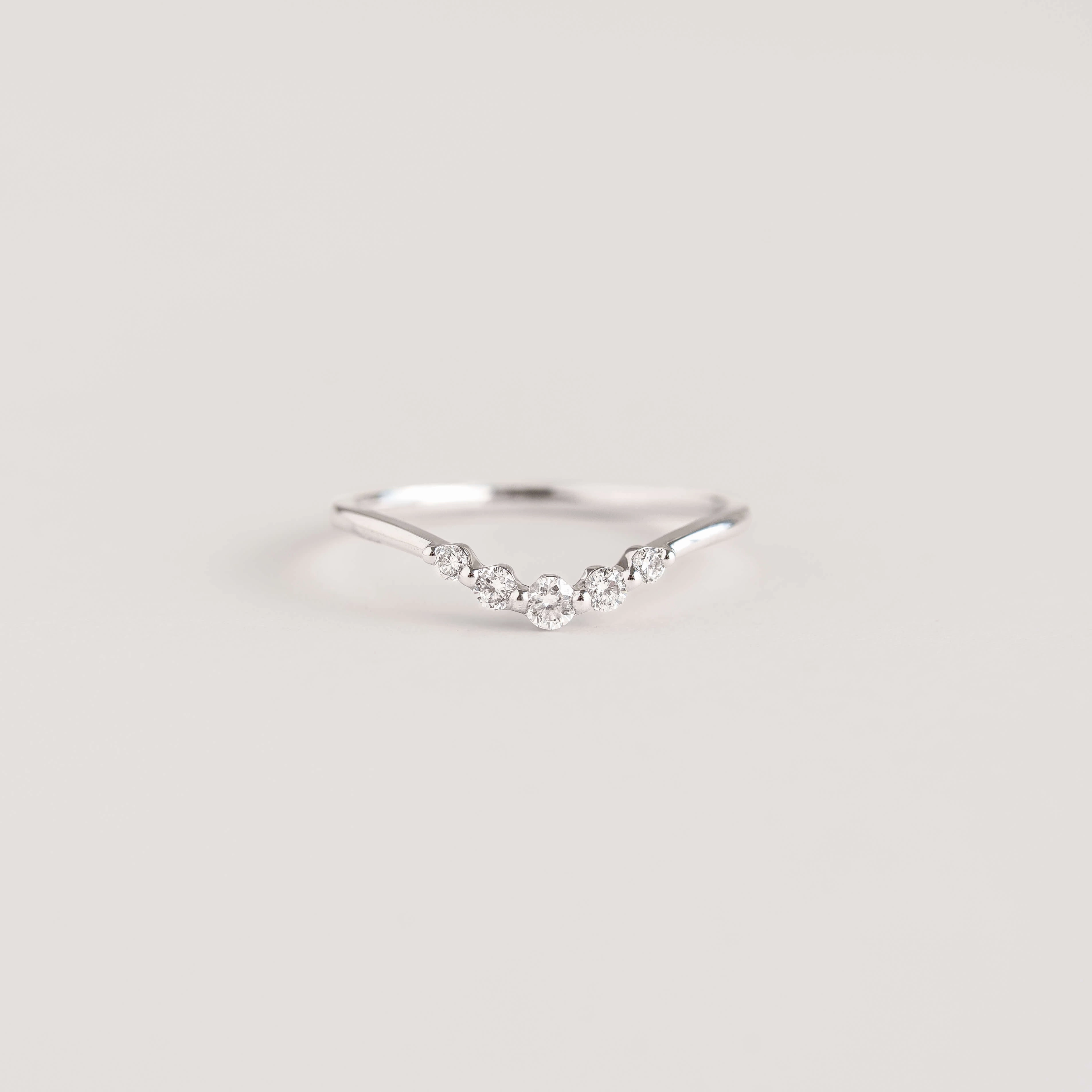 Modern Present Special Occasion Graduated Diamond V Ring White Gold - Liora