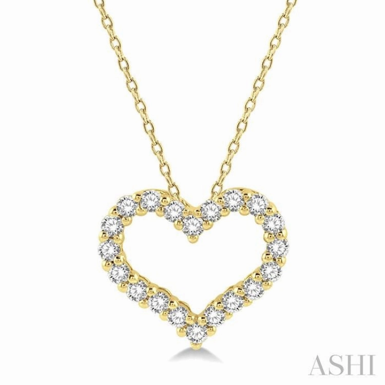 Professional Present 1/2 Ctw Heart Shape Round Cut Diamond Pendant With Chain in 14K Yellow Gold