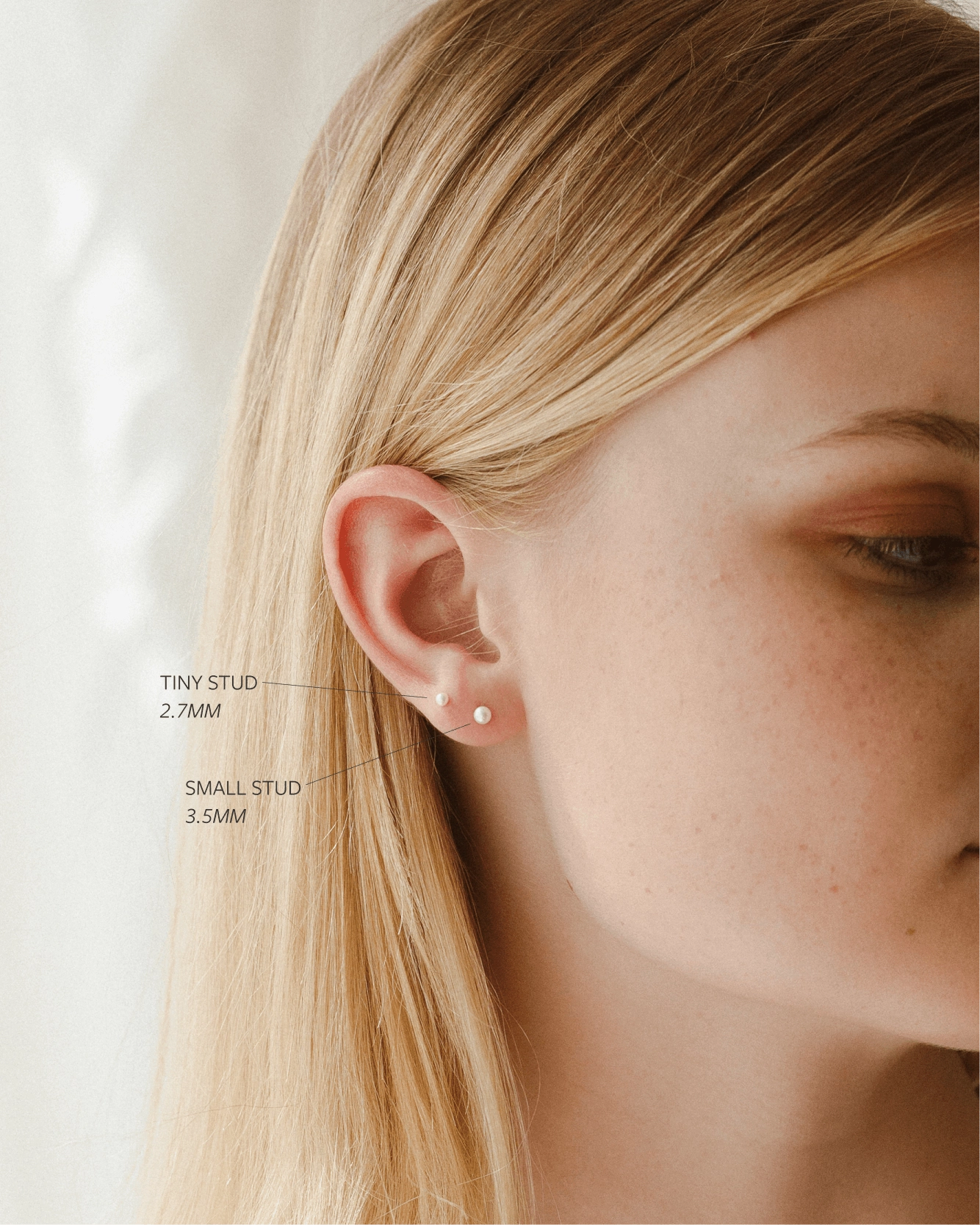 Pearl Studs Shiny Finish