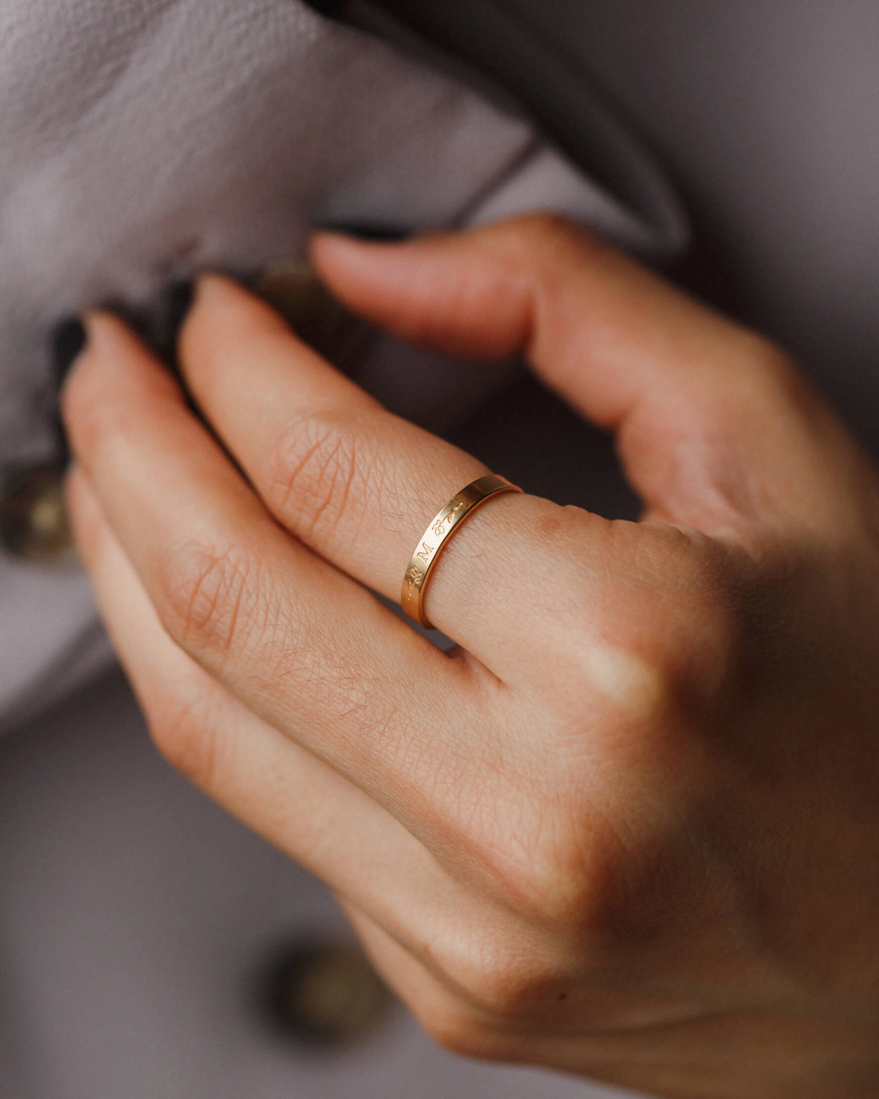 Traditional Adornment Beautiful Trinket Personalized Floral Frame Band